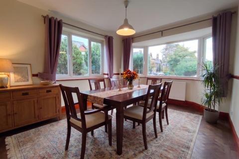 undefined, Hale Road, Hale