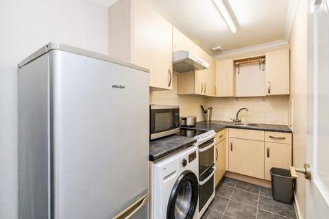 Studio for sale, Rumbridge Street, Totton, Southampton