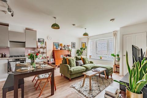 2 bedroom apartment for sale, Somerville Crescent, Redhill