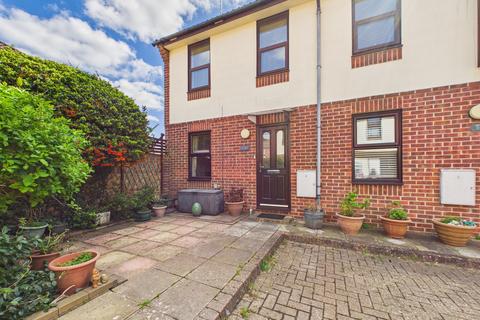 2 bedroom flat for sale, Albert Rd, Portsmouth PO6