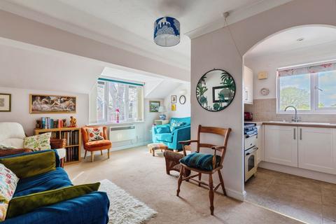 2 bedroom apartment for sale, Oaklands Court, Kenilworth CV8