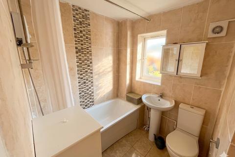 1 bedroom end of terrace house for sale, Marsom Grove, Luton, Bedfordshire, LU3 4BH