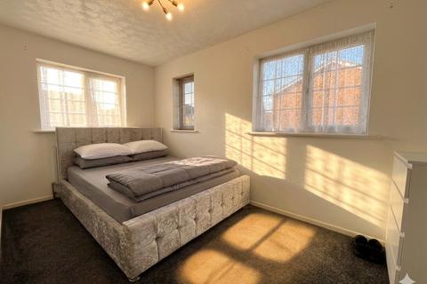 1 bedroom end of terrace house for sale, Marsom Grove, Luton, Bedfordshire, LU3 4BH