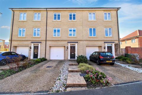 3 bedroom townhouse for sale, Overstrand Way, Sprowston, Norwich