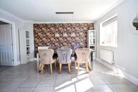 3 bedroom townhouse for sale, Overstrand Way, Sprowston, Norwich