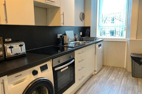 2 bedroom flat to rent, Fergus Drive, Glasgow, G20