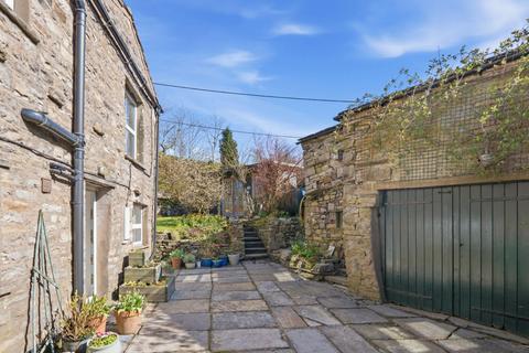 3 bedroom character property for sale, Gayle, Hawes, DL8 3
