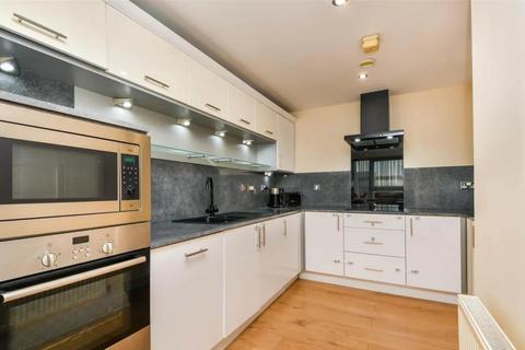 2 bedroom flat for sale, Kingsway, London
