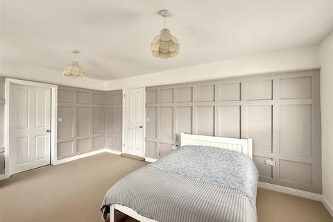 4 bedroom townhouse for sale, Castle Road, Knighton