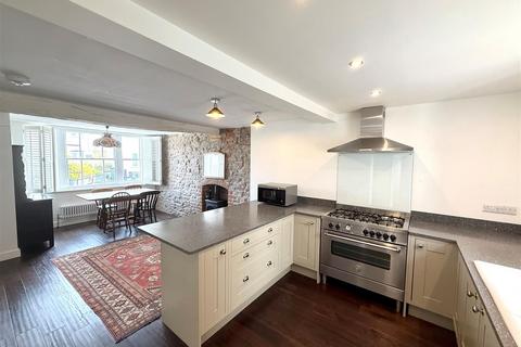 4 bedroom townhouse for sale, Castle Road, Knighton