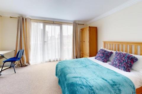 3 bedroom house share to rent, Emily Gardens