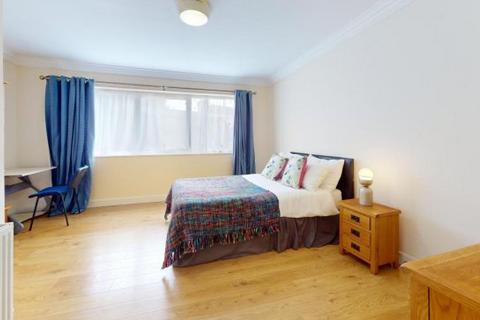 3 bedroom house share to rent, Emily Gardens
