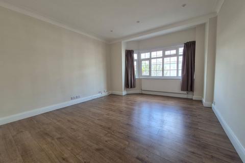 2 bedroom flat to rent, Waverley Court, EN2