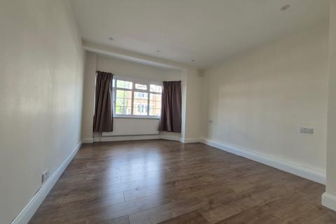 2 bedroom flat to rent, Waverley Court, EN2