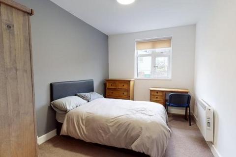 4 bedroom house share to rent, Whitfield house