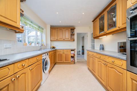 4 bedroom detached house for sale, Whalley Drive, Bletchley, Milton Keynes, MK3