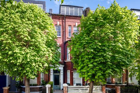 Studio to rent, London NW8