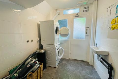 Studio to rent, London NW8