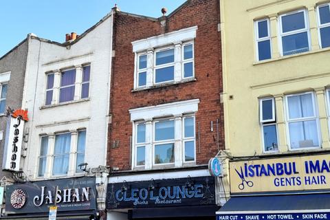 3 bedroom flat to rent, TURNPIKE LANE, N8