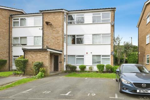 2 bedroom ground floor flat for sale, High Road, Broxbourne