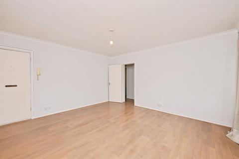 2 bedroom ground floor flat for sale, High Road, Broxbourne