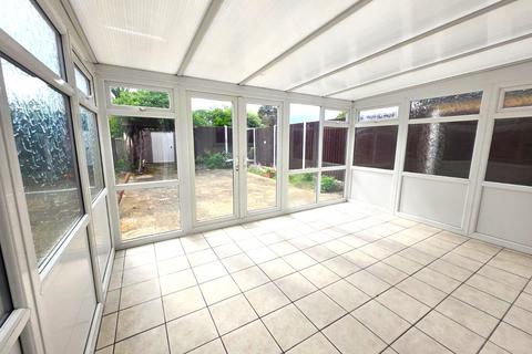 3 bedroom semi-detached house to rent, The Drive, Feltham, Middlesex, TW14