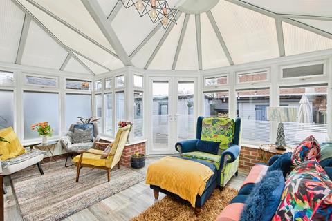 4 bedroom semi-detached house for sale, Windermere Drive, Spondon, DERBY
