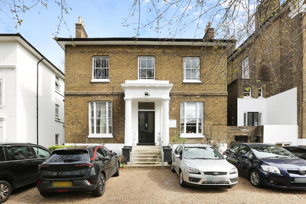 denmark-hill-london-se5-2-bed-apartment-for-sale-400-000