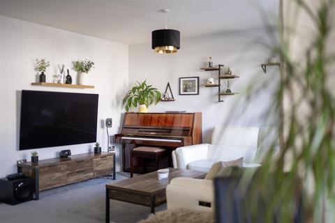 2 bedroom flat for sale, 41 Meadow Wood Road, Inverness