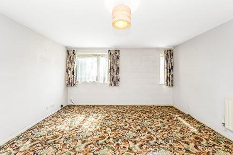 2 bedroom ground floor flat for sale, Chingford Avenue, Chingford