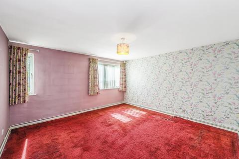 2 bedroom ground floor flat for sale, Chingford Avenue, Chingford