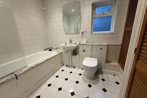 1 bedroom flat to rent, Hampden Road, London