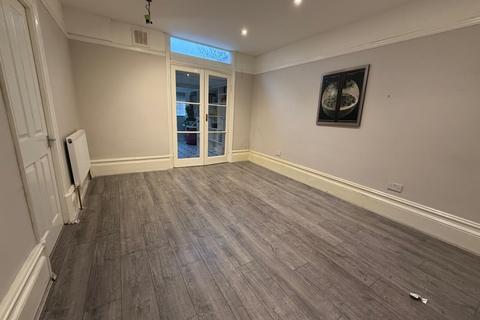 1 bedroom flat to rent, Hampden Road, London