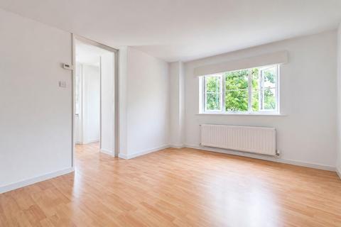 Studio for sale, Boleyn Way, Barnet