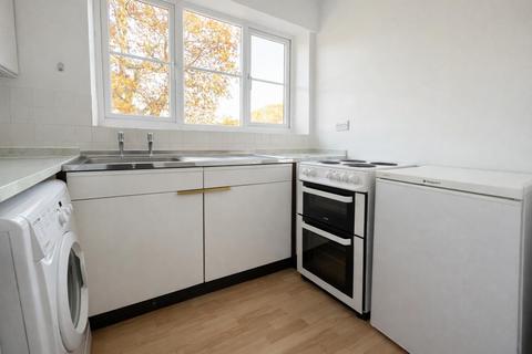 Studio for sale, Boleyn Way, Barnet