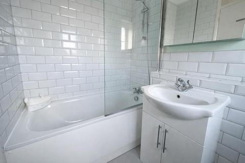 Studio for sale, Boleyn Way, Barnet
