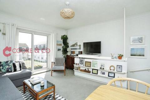 2 bedroom maisonette to rent, Cheviot Court, Broadstairs, CT10 1DS