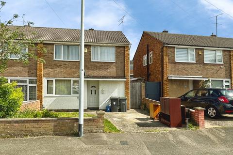 4 bedroom semi-detached house to rent, Percheron Drive, Luton, Bedfordshire, LU4