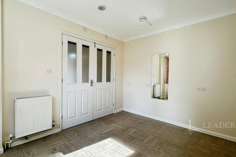 4 bedroom semi-detached house to rent, Percheron Drive, Luton, Bedfordshire, LU4