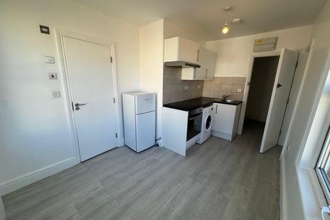 1 bedroom flat to rent, Main Road, Broomfield CM1