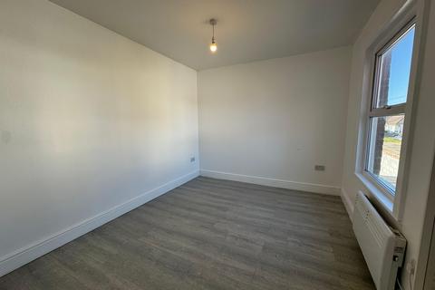 1 bedroom flat to rent, Main Road, Broomfield CM1