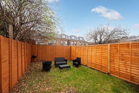 Lynton Road, Bermondsey, London, SE1