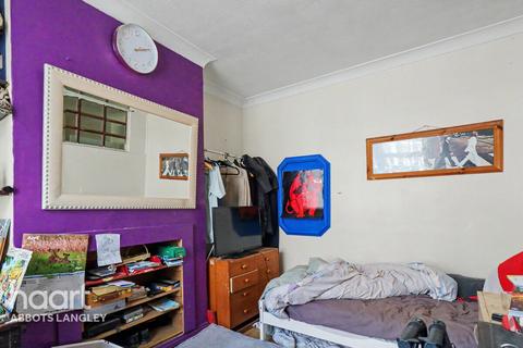 3 bedroom end of terrace house for sale, Chester Road, Watford
