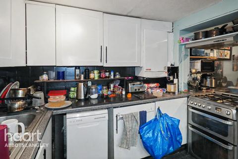 3 bedroom end of terrace house for sale, Chester Road, Watford