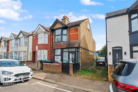 3 bedroom end of terrace house for sale, Chester Road, Watford