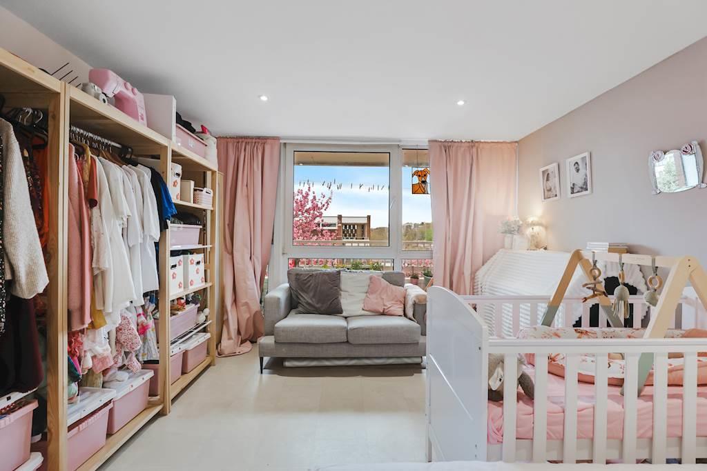 Walk-in wardrobe