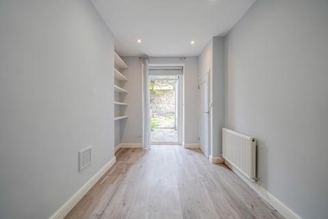 2 bedroom flat for sale, Blythe Road, Brook Green, London, W14