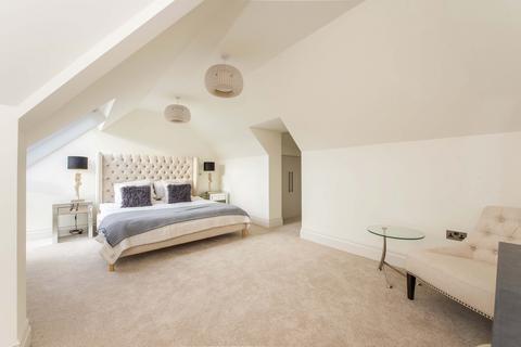 3 bedroom flat for sale, Parkside Gardens, London, SW19