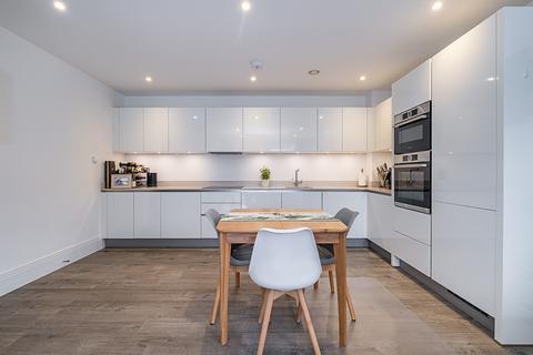 1 bedroom flat for sale, Worple Road, London, SW20