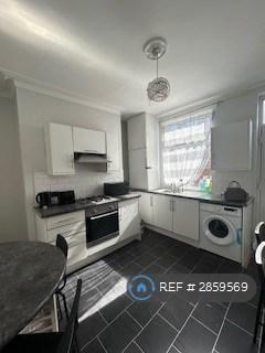 1 bedroom in a house share to rent, Longroyd Grove, Leeds, LS11